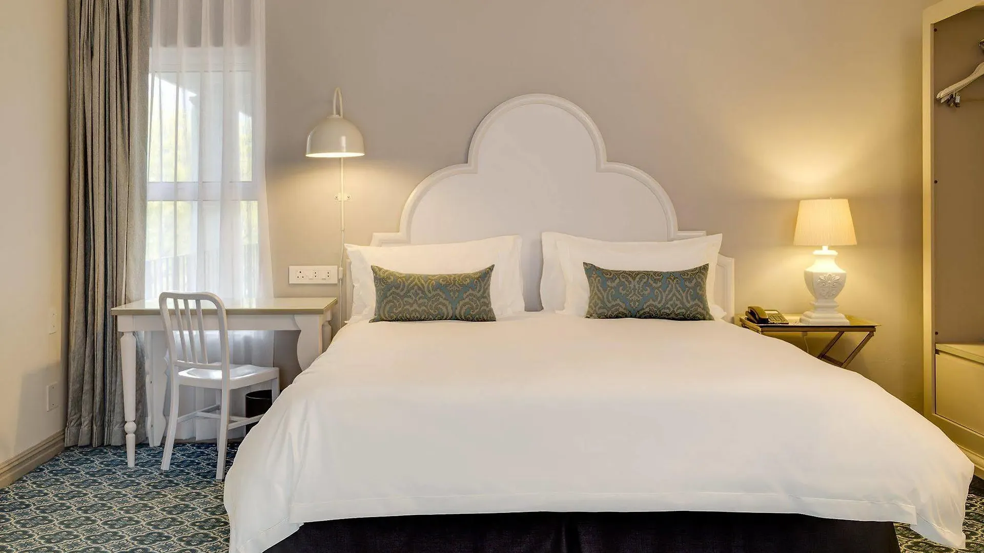 Protea Hotel Cape Town Mowbray 4*,